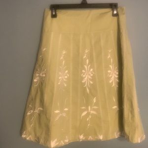 Dialogue The New Language of Style Celery Green Embroidered Skirt. Size 12